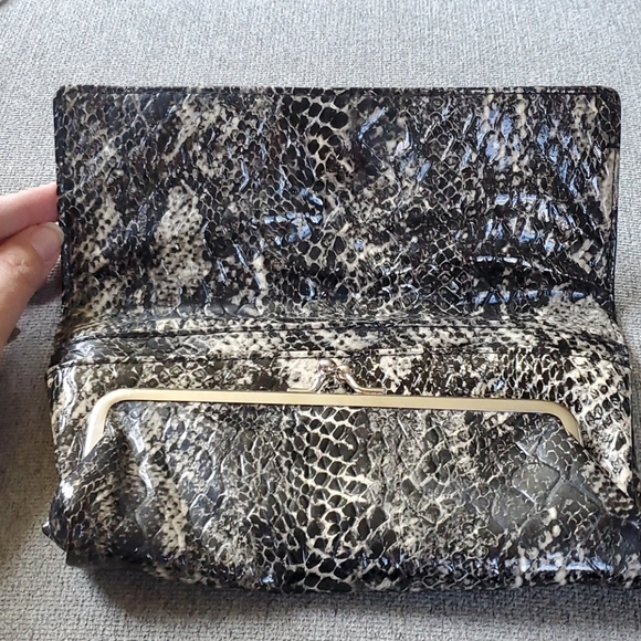 Kenneth Cole Reaction snakeskin print clutch - Picture 2 of 4